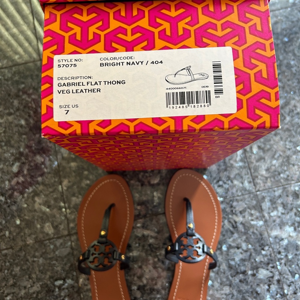 Tory Burch Sandals with Black Logo - Picture 4 of 4